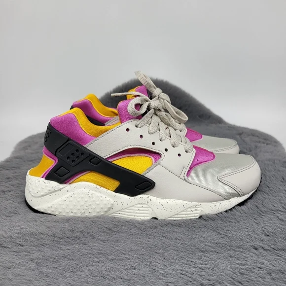 Nike Air Huarache Run Women's Running Shoes - Picture 4 of 8